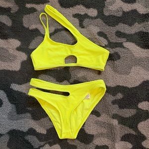 Cut Out Swimsuit💛⭐️⚠️
